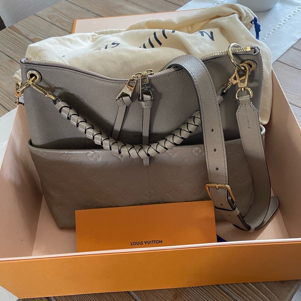 Louis Vuitton Maida Hobo Authentic - Picture 10 of 15